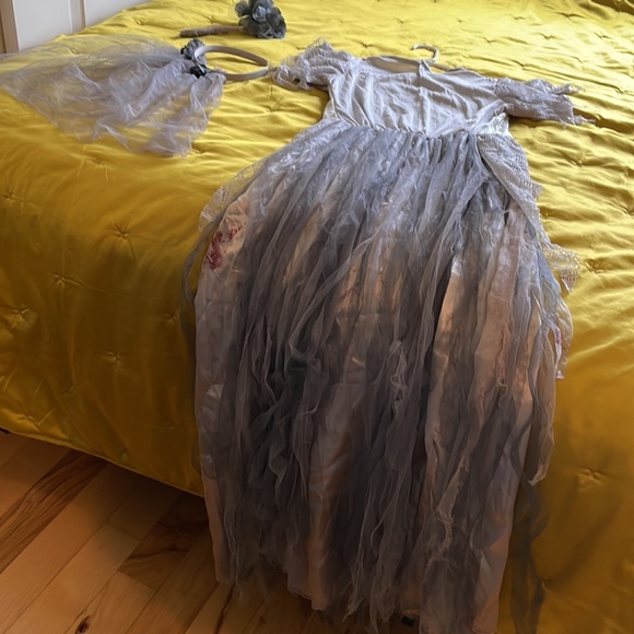 Zombie bride Halloween costume - Picture 4 of 4